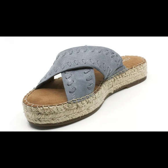 Sandals - Picture 2 of 8